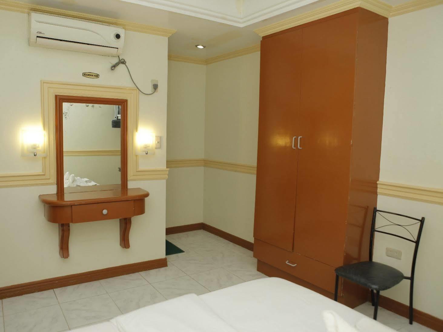 Golden Palace Hotel Tagum Zewnętrze zdjęcie